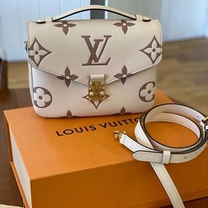 Louis Vuitton Pochette Metis Empreinte M45596
